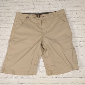 PRANA tan breath cargo shorts size large